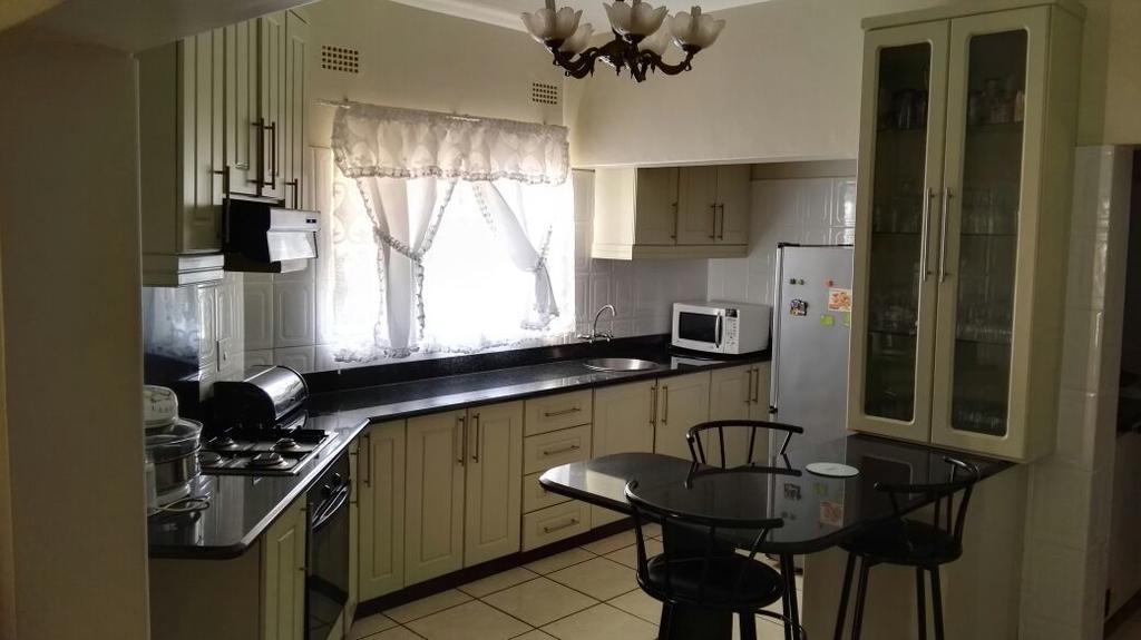Ezulwini Guest House Ngoại thất bức ảnh