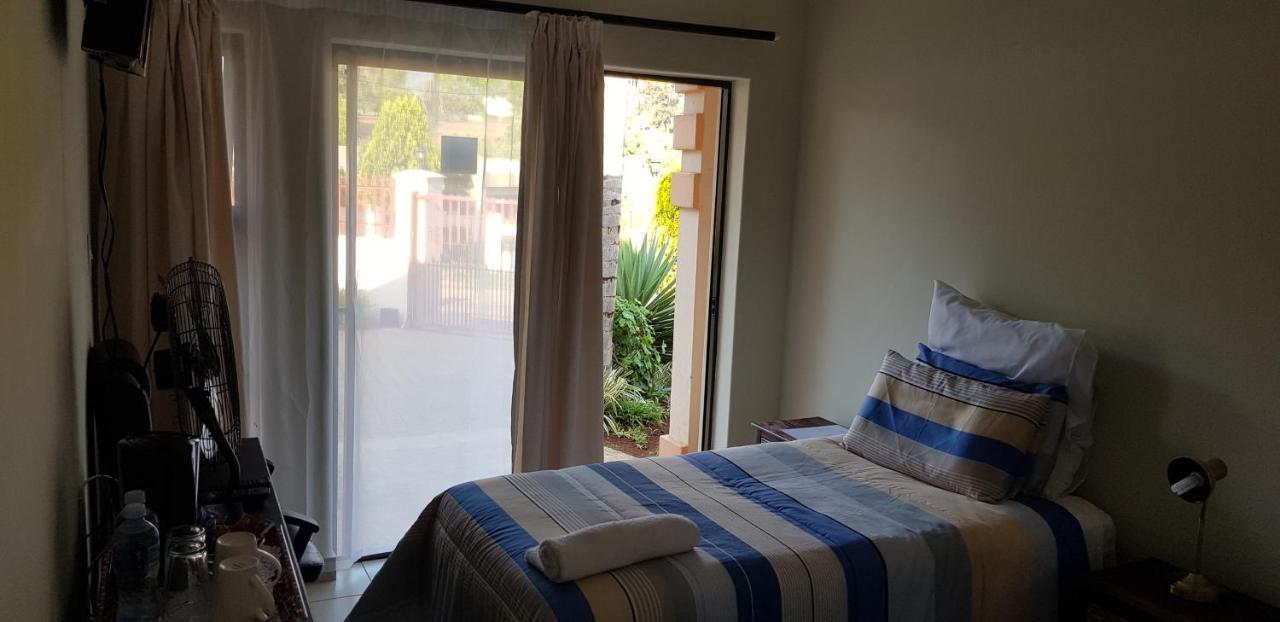 Ezulwini Guest House Ngoại thất bức ảnh